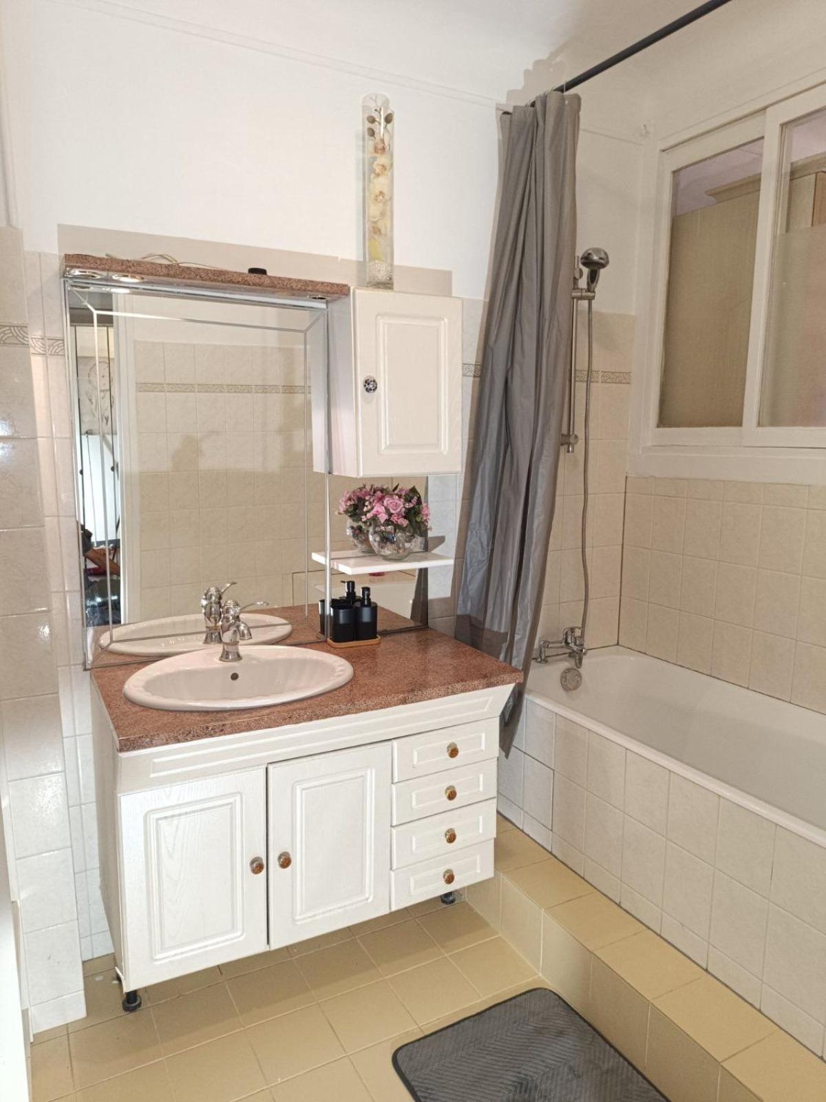 Chambres Privees Dans Un Appartement De 2 Pieces A Paris 13E Buitenkant foto